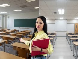 英語外籍教師課餘時間支援鄰近補習班達成師資共享